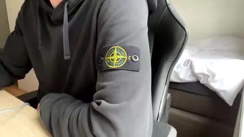 Snapshot of fabian_196 chatting on December 31, 10:04 am Call me bitch online show from December 31, 10:04 am