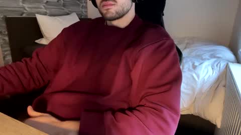 Snapshot of fabian_196 chatting on December 12, 9:08 am Call me bitch online show from December 12, 9:08 am