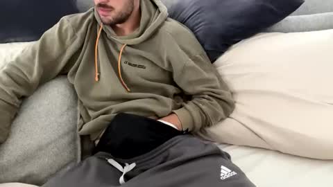 Snapshot of fabian_196 chatting on October 23, 11:01 am Call me bitch online show from October 23, 11:01 am