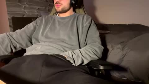 Snapshot of fabian_196 chatting on January 26, 5:44 pm Call me bitch online show from January 26, 5:44 pm