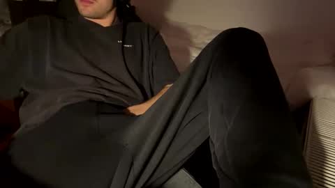 Snapshot of fabian_196 chatting on February 7, 8:31 pm Call me bitch online show from February 7, 8:31 pm