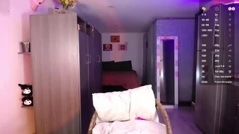 Snapshot of fairy_sammy_ chatting on September 10, 1:06 am sammy online show from September 10, 1:06 am
