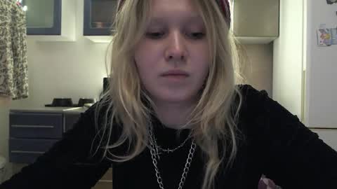 Snapshot of fairydreams_ chatting on October 18, 3:16 pm Arisha online show from October 18, 3:16 pm