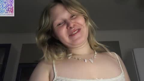 Snapshot of fairydreams_ chatting on March 12, 6:11 pm Arisha online show from March 12, 6:11 pm