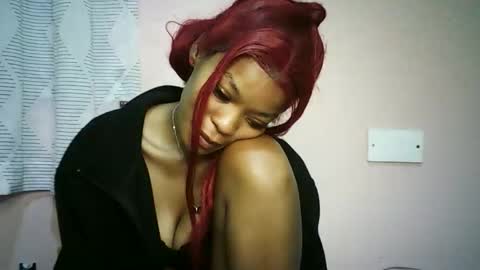 faizah_ online show from April 23, 2:52 am