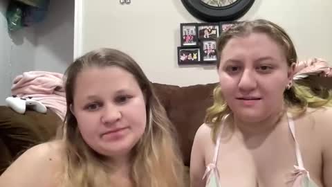 fall_flowers96 online show from February 9, 3:32 am