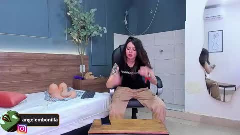 Snapshot of fallen_angel999777 chatting on September 16, 12:07 pm Megan 630 1330 -5 online show from September 16, 12:07 pm