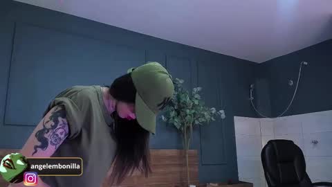 Snapshot of fallen_angel999777 chatting on October 6, 12:12 pm Megan 630 1330 -5 online show from October 6, 12:12 pm