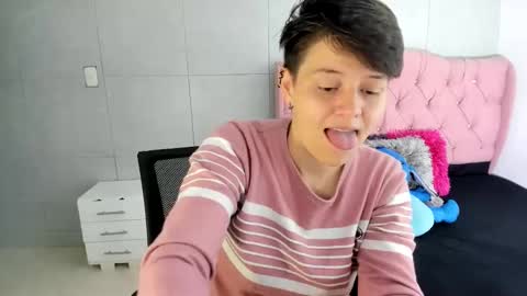 Snapshot of fanny_18 chatting on October 15, 1:45 pm FANNY online show from October 15, 1:45 pm