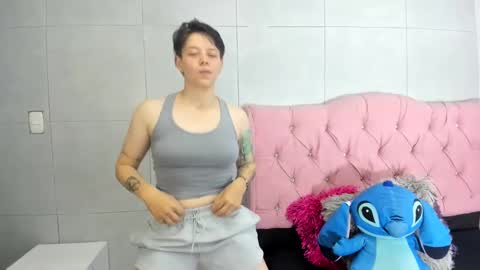 Snapshot of fanny_18 chatting on October 18, 2:49 am FANNY online show from October 18, 2:49 am