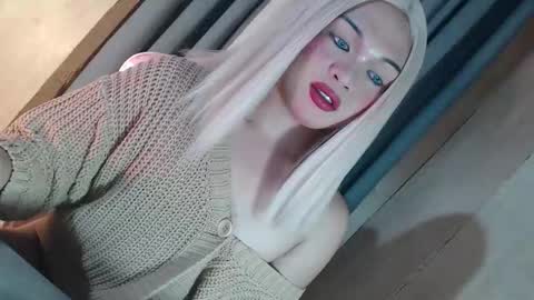 DANIELLA - DONT FORGET TO GIVE ME A THUMBSU UP online show from February 7, 11:19 pm