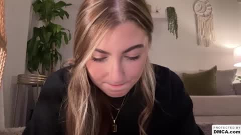 Ella online show from February 1, 8:39 am