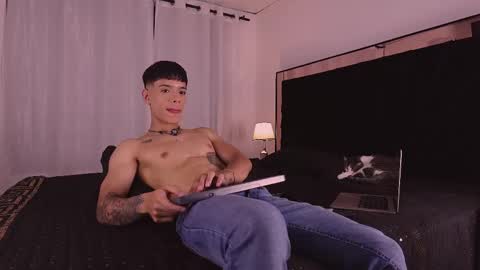 Snapshot of farid_jake_ chatting on October 8, 12:18 am farid_jake_ online show from October 8, 12:18 am