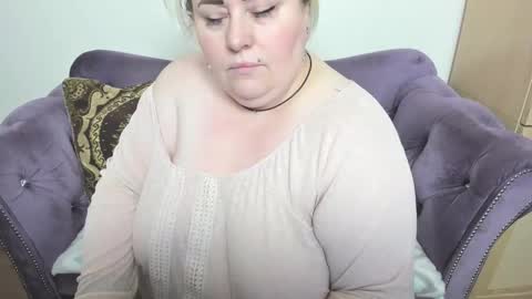 fashiona online show from October 25, 9:48 pm