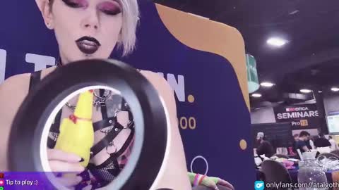  Lily  Waifu  online show from October 24, 10:21 pm