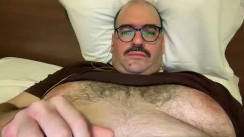 Snapshot of fatandfurry chatting on October 21, 11:08 pm Mammouth online show from October 21, 11:08 pm