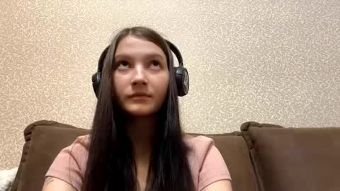 Aurora 18yo online show from October 27, 8:25 am