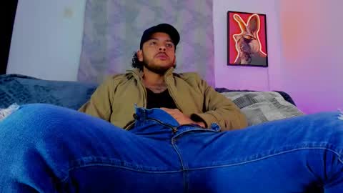 favid95 online show from November 15, 4:03 am