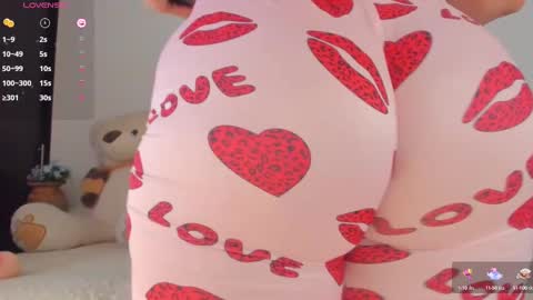 Snapshot of fay_miller2 chatting on February 22, 7:03 pm welcome to my world online show from February 22, 7:03 pm