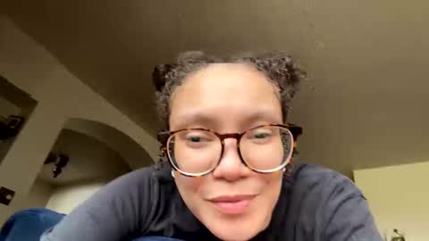 Soley online show from February 3, 7:52 pm