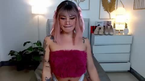 Snapshot of felicity_finley chatting on December 22, 12:07 am FELLY online show from December 22, 12:07 am