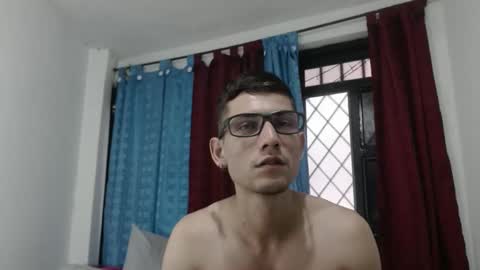 Snapshot of felipe227 chatting on January 30, 10:41 pm jhonatan felipe online show from January 30, 10:41 pm