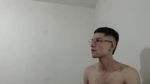 Snapshot of felipe227 chatting on October 29, 10:10 pm jhonatan felipe online show from October 29, 10:10 pm