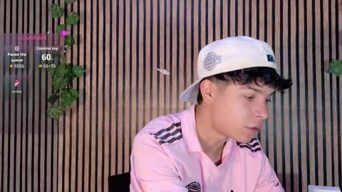 felipe_boy_18 online show from October 9, 3:12 am