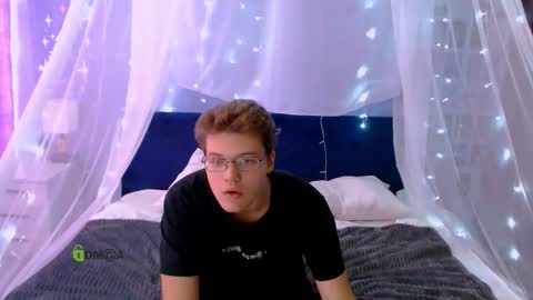 felix_dream_ online show from September 14, 8:16 am