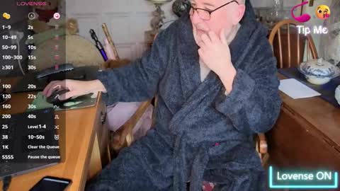 Adam online show from December 3, 8:15 am