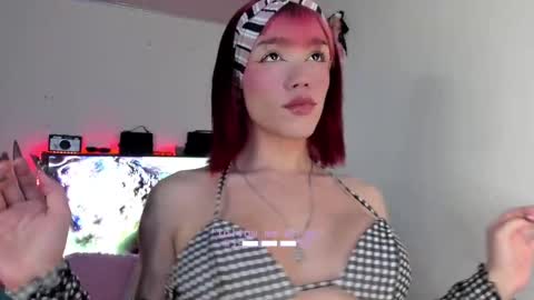 fem_boy6 online show from March 4, 5:32 am