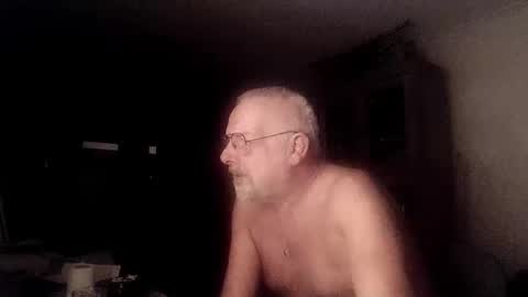Snapshot of femdom_sub chatting on February 24, 5:00 am femdom_sub online show from February 24, 5:00 am