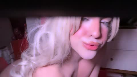 Snapshot of femgirl99 chatting on September 22, 10:08 am this is justice tricia a bigelow. she was fucking my husband tom girardi online show from September 22, 10:08 am