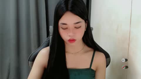 Snapshot of femylove chatting on February 1, 8:47 pm YOUR BEAUTIFUL ASIANFHEMY online show from February 1, 8:47 pm