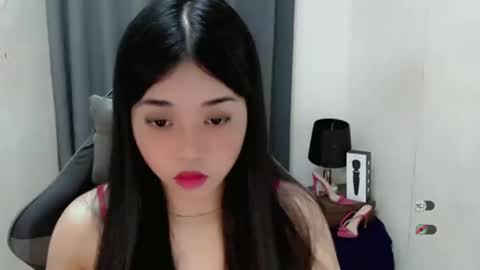 Snapshot of femylove chatting on March 8, 11:28 pm YOUR BEAUTIFUL ASIANFHEMY online show from March 8, 11:28 pm