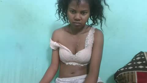 Snapshot of fenou122745 chatting on October 20, 9:14 am fenou122745 online show from October 20, 9:14 am