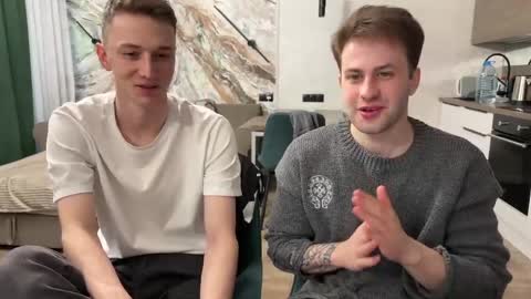 ferminlune online show from April 4, 7:04 am