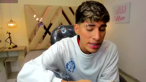 FER PHOENIX online show from February 1, 3:14 am