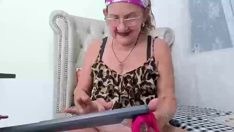 Snapshot of ferrimature chatting on September 19, 10:02 pm Marcela online show from September 19, 10:02 pm