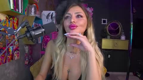 Sarah online show from April 10, 7:29 pm