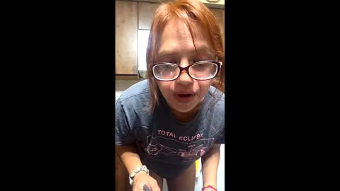 feynomenal_xo online show from April 25, 5:32 pm