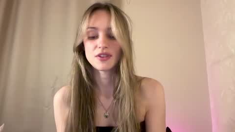 Snapshot of fflloowweerr chatting on January 14, 1:38 pm Lisa online show from January 14, 1:38 pm