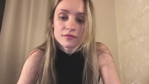 Snapshot of fflloowweerr chatting on January 21, 3:10 pm Lisa online show from January 21, 3:10 pm