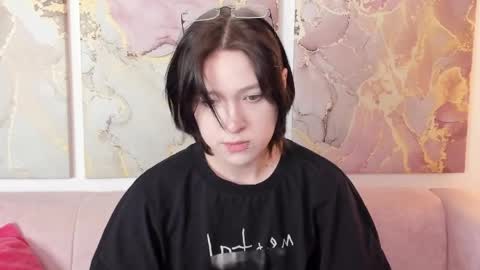 fiamoory online show from April 5, 7:05 am