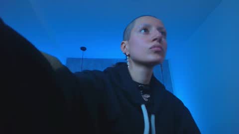   online show from October 8, 12:00 pm