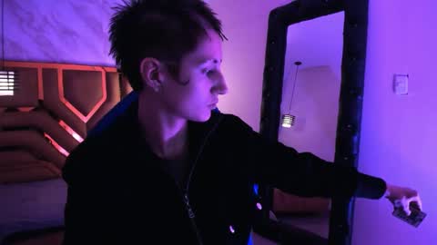   online show from February 1, 12:24 pm