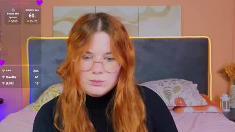 Snapshot of fiery_foxy chatting on September 21, 6:39 am Mabel online show from September 21, 6:39 am