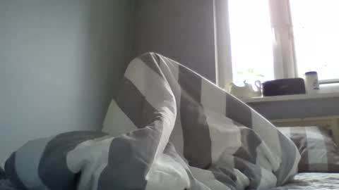 Snapshot of filipek757 chatting on December 24, 10:33 am filipek757 online show from December 24, 10:33 am