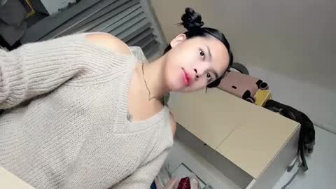 Snapshot of filipina_demure chatting on December 7, 11:12 am Sandy online show from December 7, 11:12 am