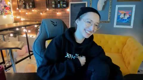 cap and Lana  online show from September 18, 12:14 am